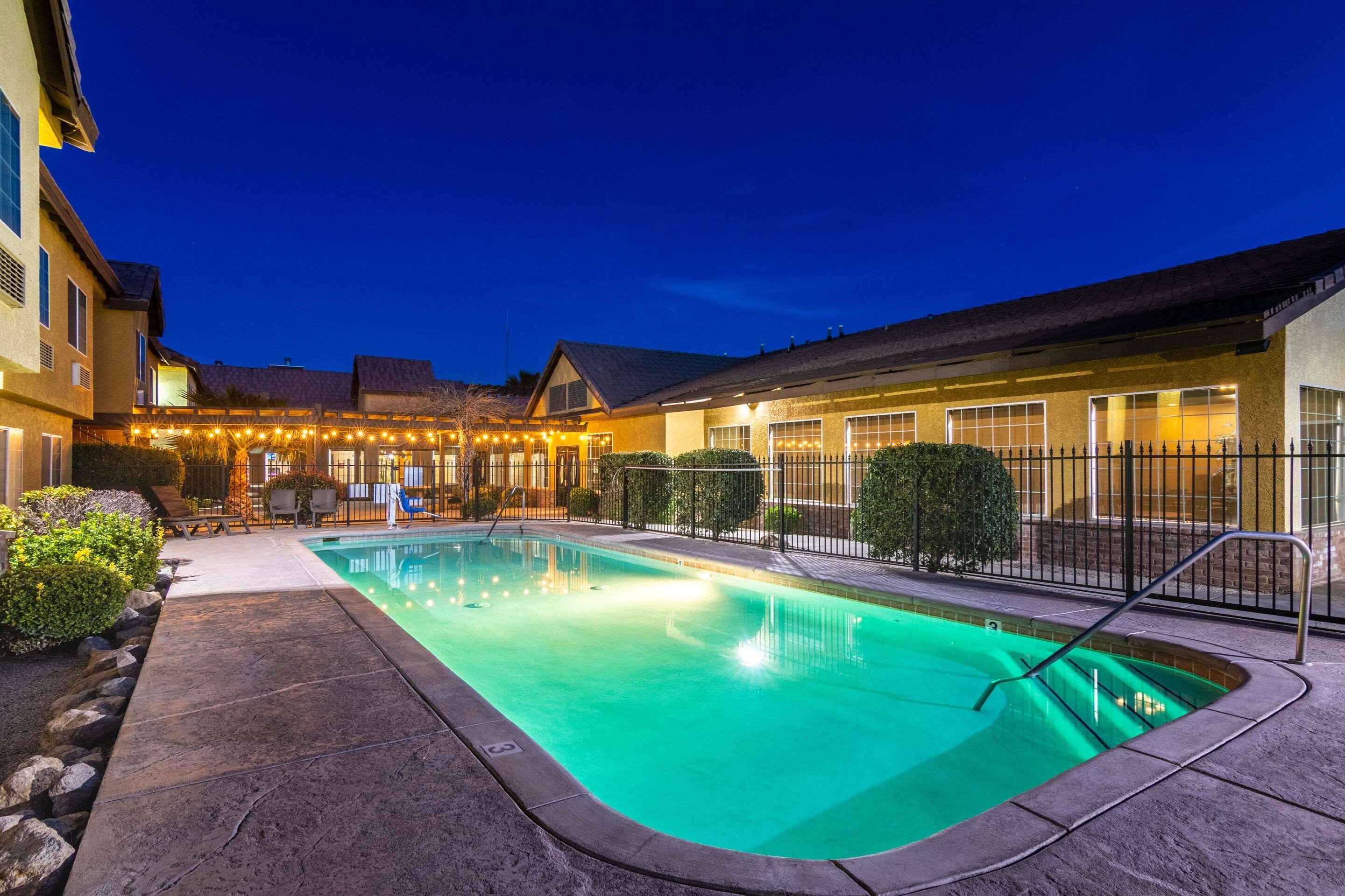 Comfort Inn & Suites Mojave Exterior foto