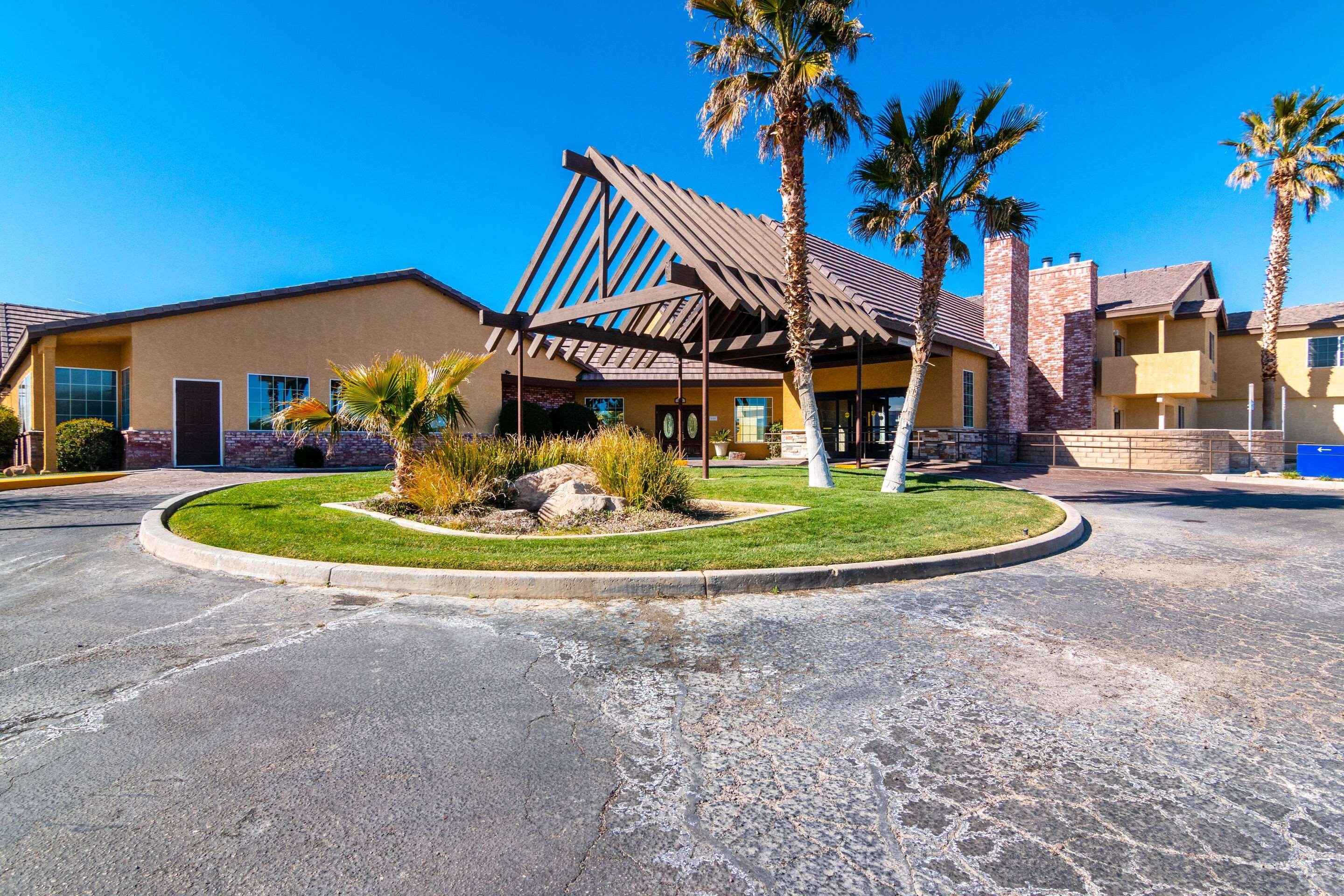 Comfort Inn & Suites Mojave Exterior foto